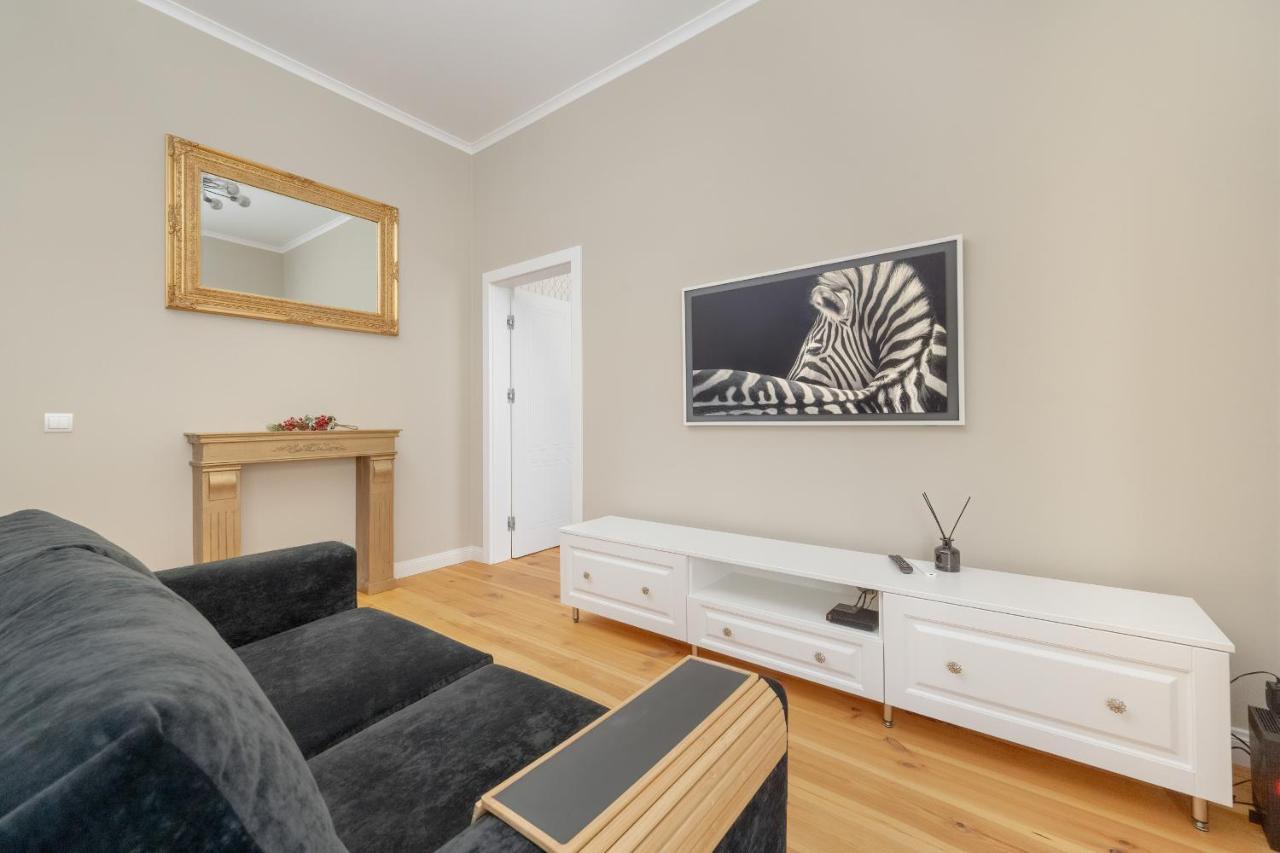 Aesthetic One Bedroom In By Renters
